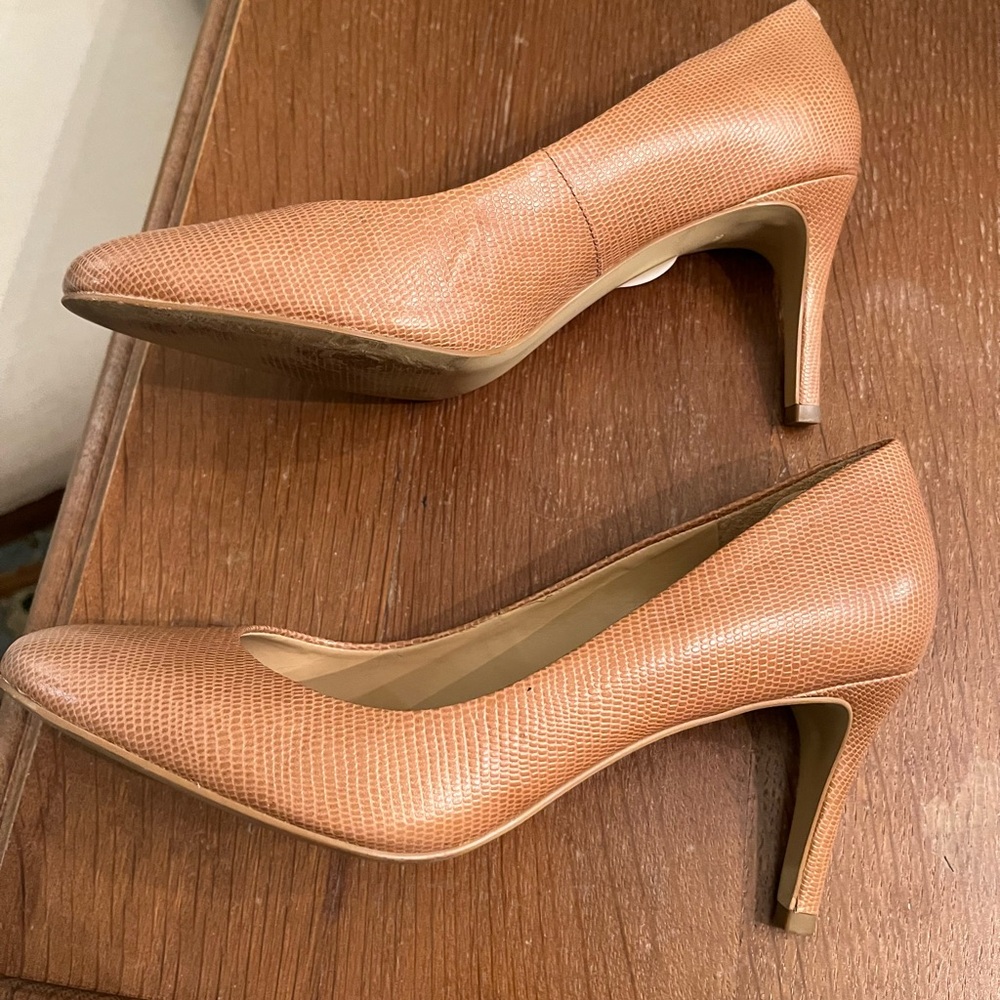 Women’s talbot heels